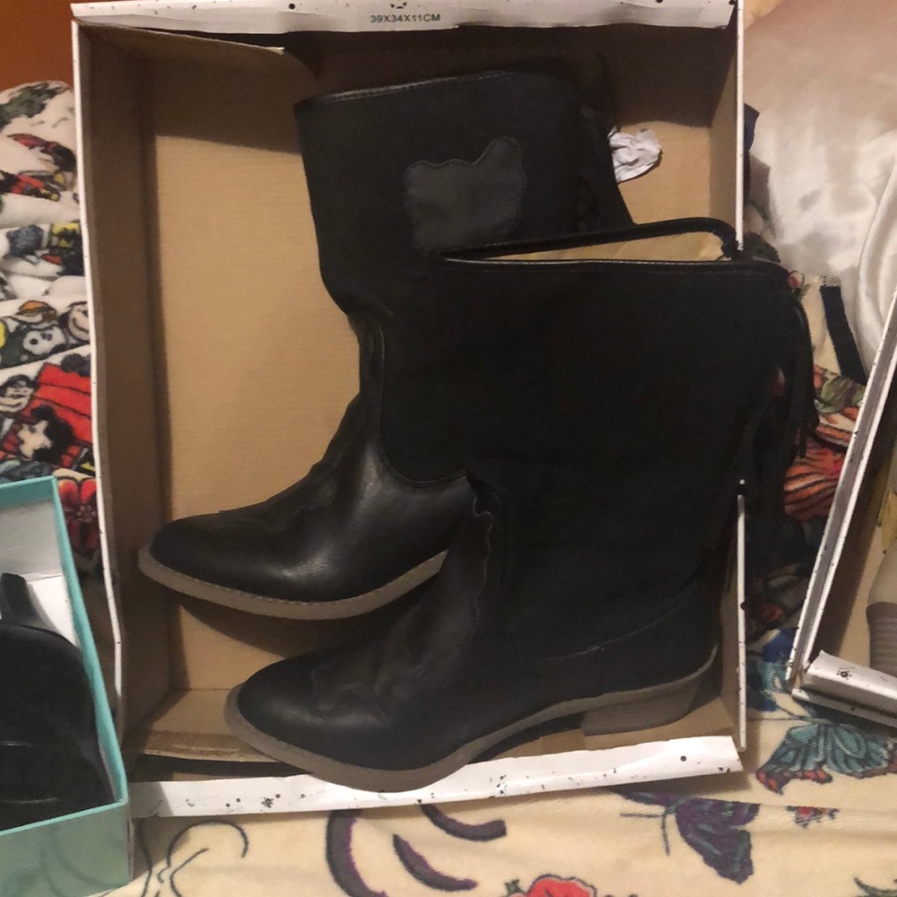 Black boots